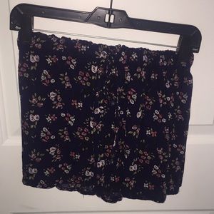 Floral loose shorts
